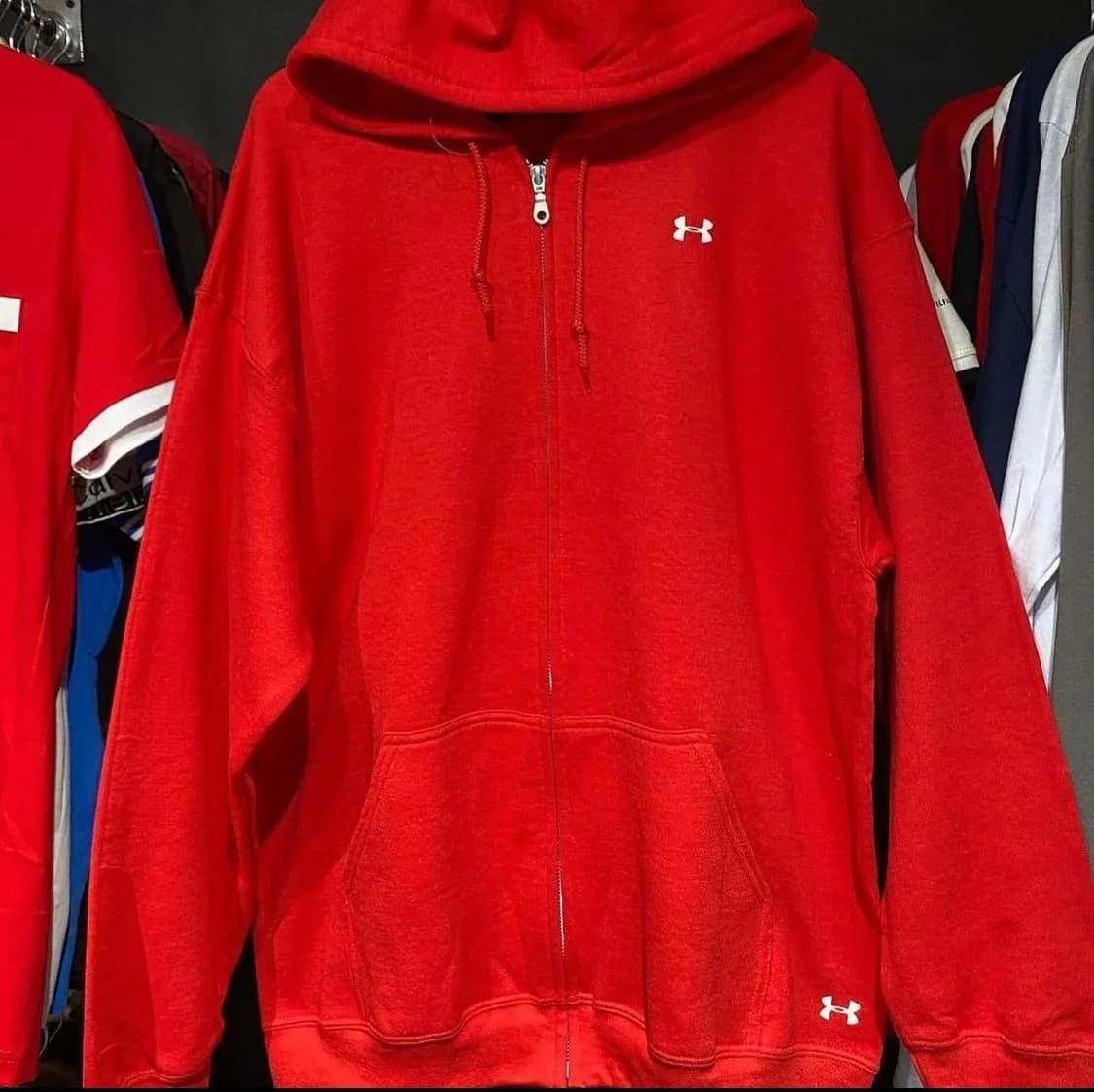 Chaqueta under armour red