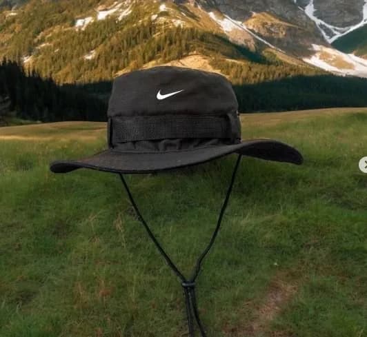 Safari negro nike